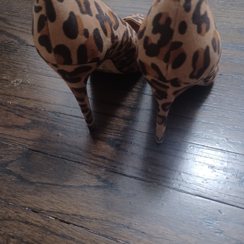 Shoes - Picture 3 of 4